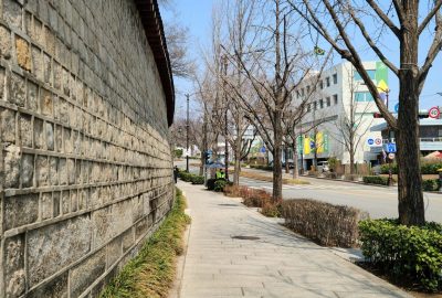 Commercial retaining wall