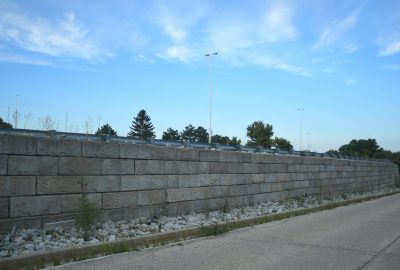Structural retaining wall